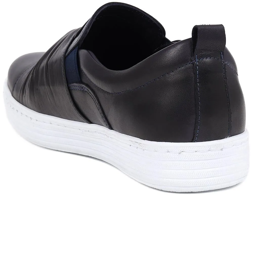 Slip-On Trainers  - BELULUTA39011 / 325 835
