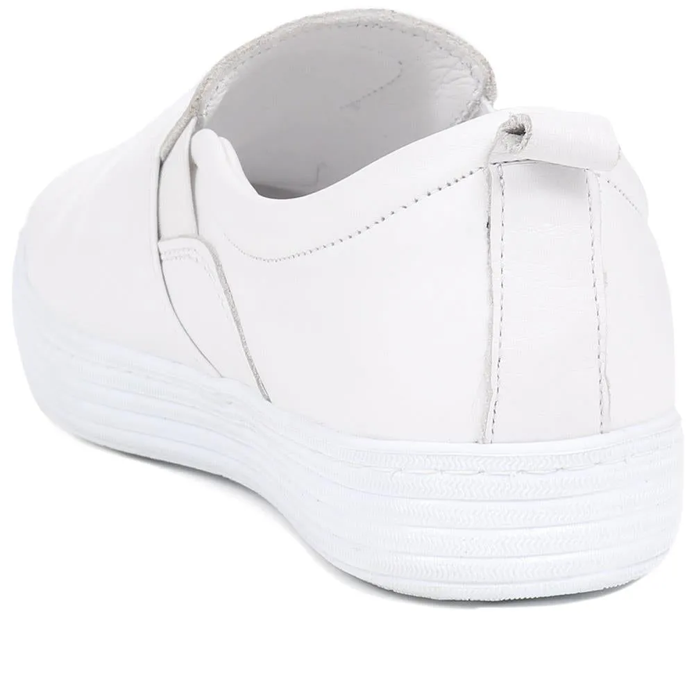 Slip-On Trainers  - BELULUTA39011 / 325 835