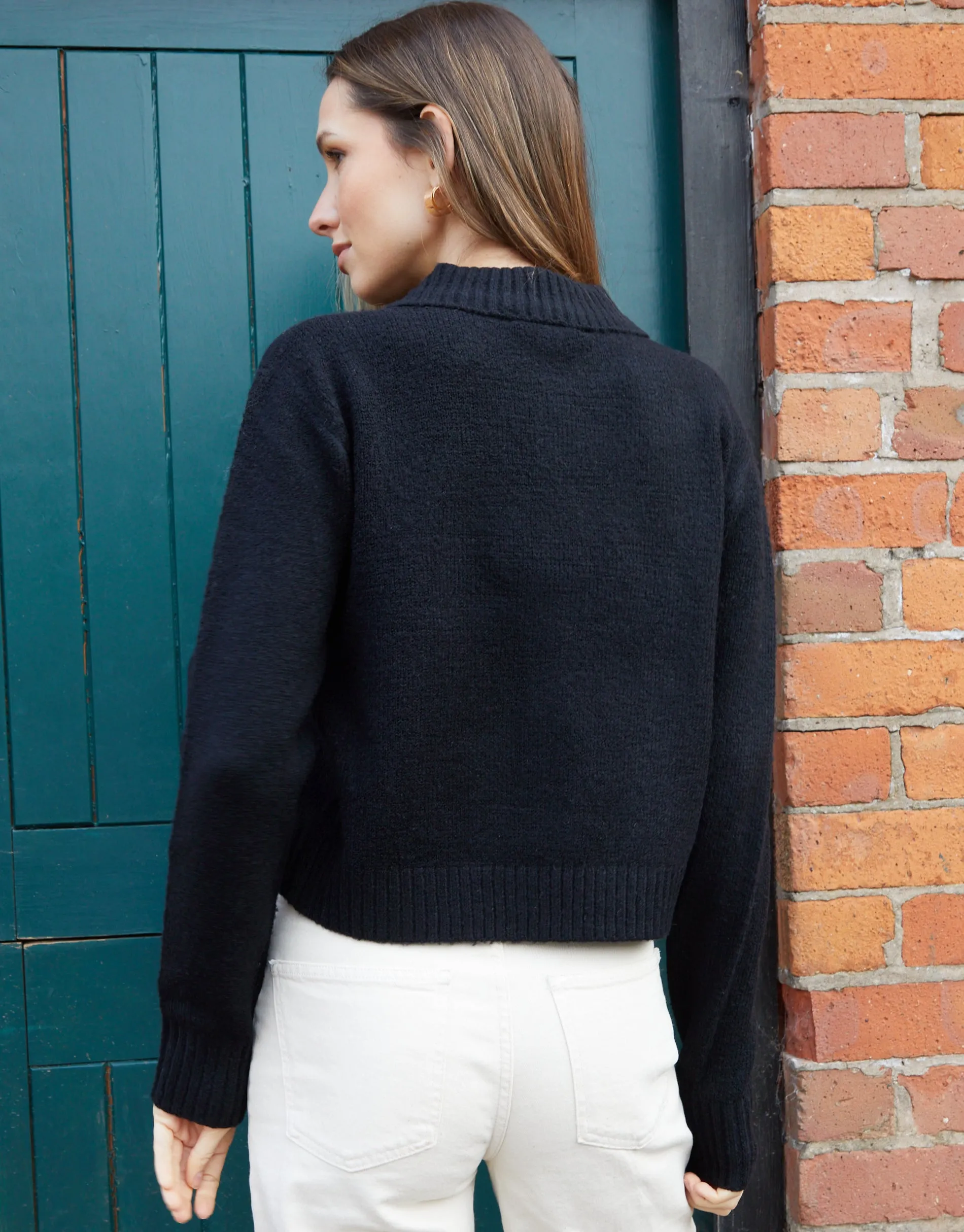 Women's Black Cropped Collared Knitted Cardigan